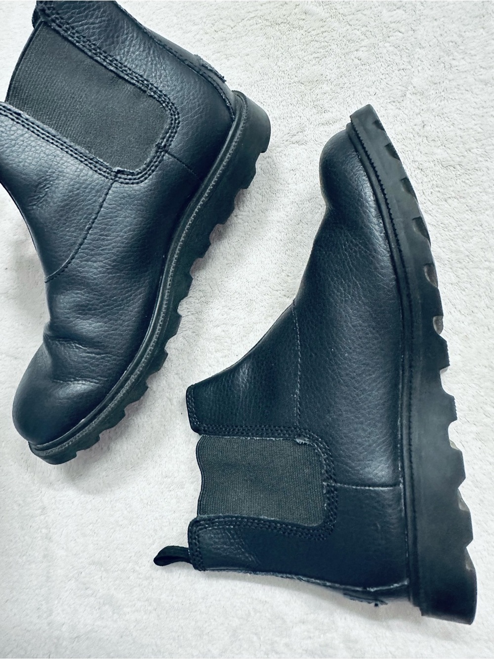Sorel Madson Chelsea Girls Waterproof Boots Size 3 (21 cm) in Black Leather